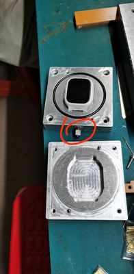 金属保压密封上下模