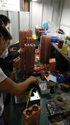 手表整机保压J镜片与电池后盖夹具