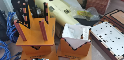 V型外壳定位打螺丝工装夹具